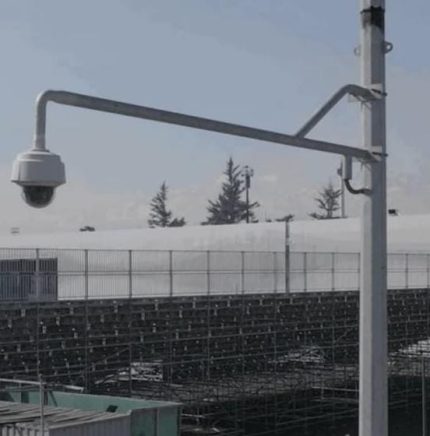 poste octogonal galvanizado 12 metros con brazo de 3 MT CCTV